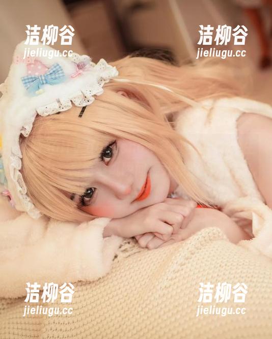 体验sally dorasnow多啦雪D.Va学生装魅力，高清壁纸瞬间提升你的桌面风格.txt